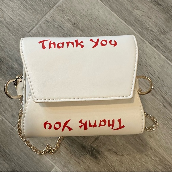 Chinese Takeout Box Fun Cute
Purse Crossbody with Gold chain NWT - Picture 3 of 8
